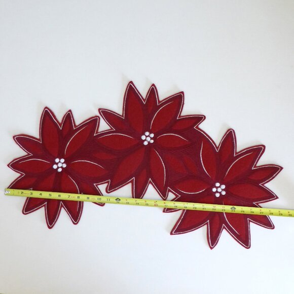 NEW 29” CHRISTMAS POINSETTIA EMBROIDERED WOOL TABLE RUNNER MAT CENTERPIECE - Picture 3 of 10